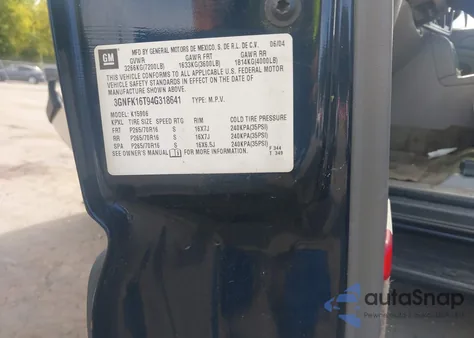 2004 Chevrolet Suburban 1500 Ls z USA, uszkodzony, nr VIN 3GNFK16T94G318641